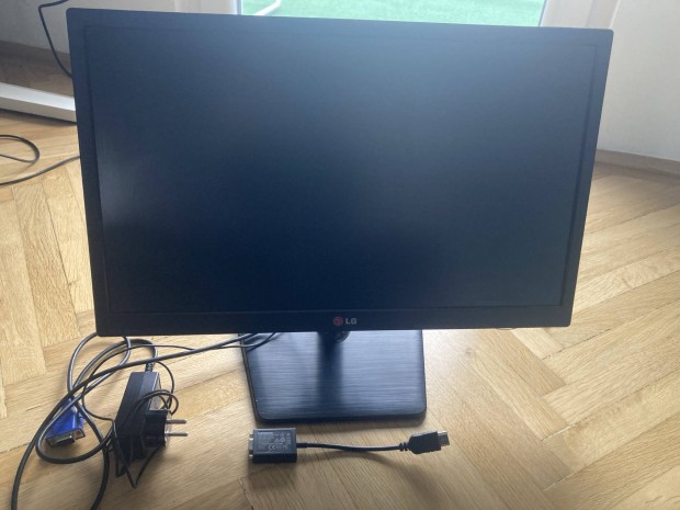 LG 22EN33 monitor kbelekkel