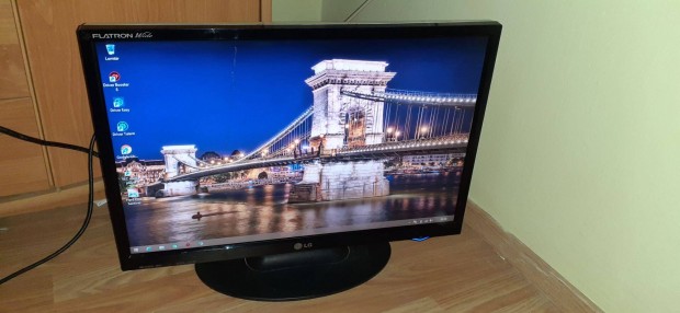 LG 22" LCD monitor 55,9 cm (22) 1680 x 1050