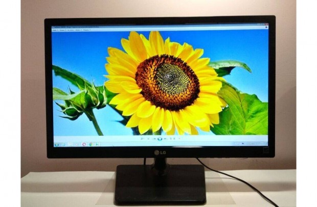 LG 22"-os, Full-HD(1920x1080) felbonts LED monitor kbelekkel elad