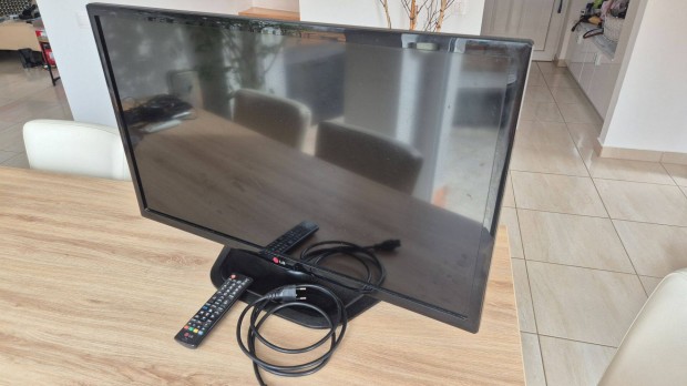 LG 32LN570R - ZA 81 cm-es LCD HD tv + ajndk DVD lejtsz