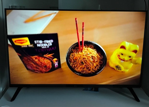 LG 32LR60006LA 32" Full HD Smart LED TV