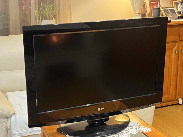 LG 32"-os LCD tv, ujszeru