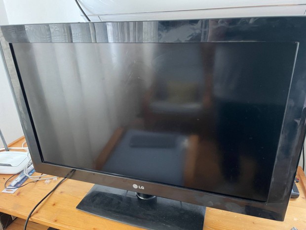 LG 32 coll LCD televízió