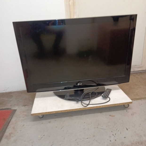 LG 37" LCD LED televzi