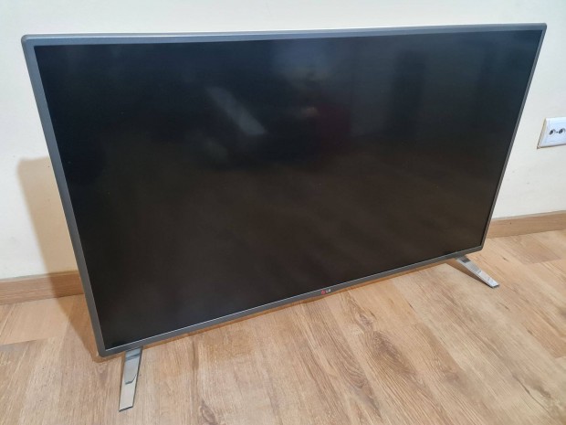 LG 42LB5820 LCD tv elad