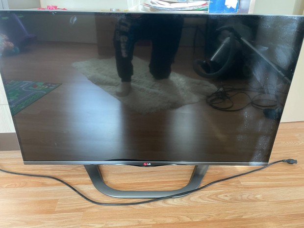 LG 42 TV elad