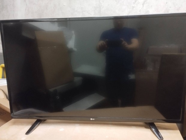 LG 43 LCD Full HD televzi (108 cm) mkdkpes