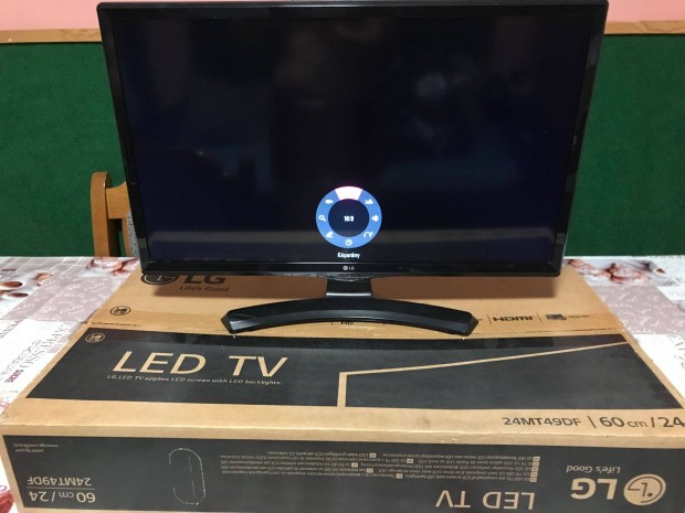 LG 60 cm/24 LCD monitor/tv dobozban