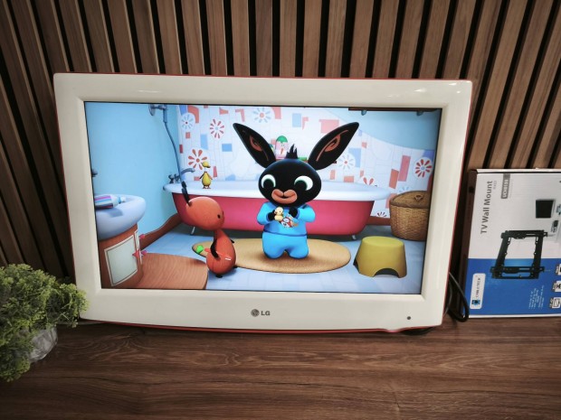 LG 67CM TV. Mindig TV. Full HD. Új Falitartóval