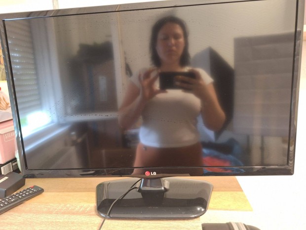 LG 70 cm es 27 Colos LCD tv távirányítóval hibátlan állapotban Eladó