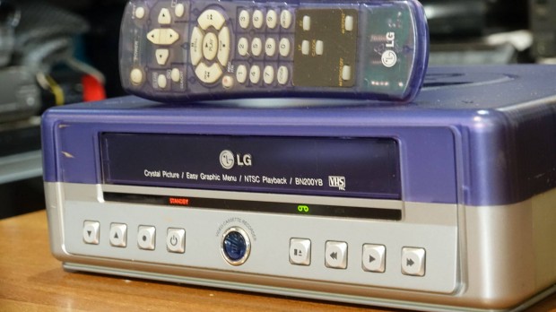 LG BN200YB VHS Recorder