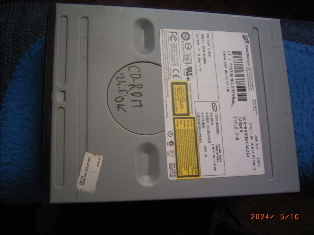 LG CD-ROM elad