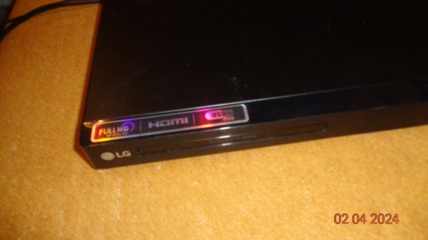 LG DVD lejtsz Full HD HDMI- USB