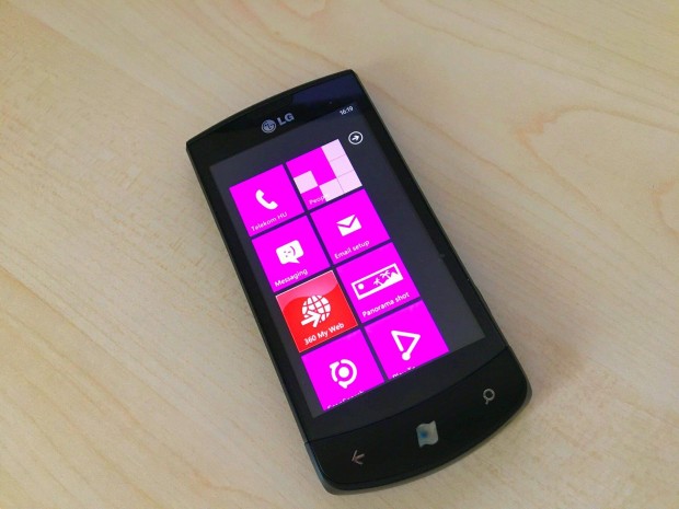 LG E900 - Optimus 7 - Windows Phone 7 - Az Els generci - 2010