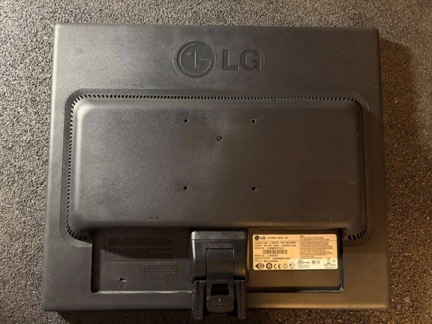 LG Flatron 19 LCD Monitor, L1942TE-BF V1