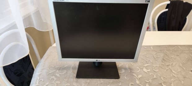 LG Flatron 19 colos LCD Monitor