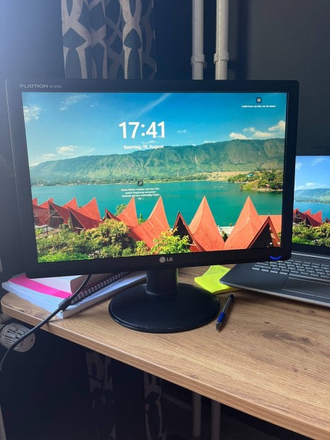 LG Flatron W1934S LCD Monitor