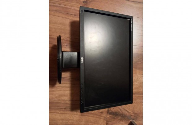 LG Flatron W1946 monitor VGA csatlakozás, kábel tartozék