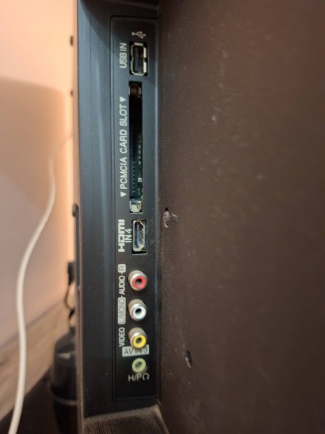 LG Full HD LCD TV 107cm képátmérőjű