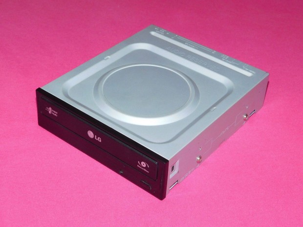 LG GH-22NP20 fekete, 5,25 colos, SATA, Dual Layer CD-DVD író PC-be
