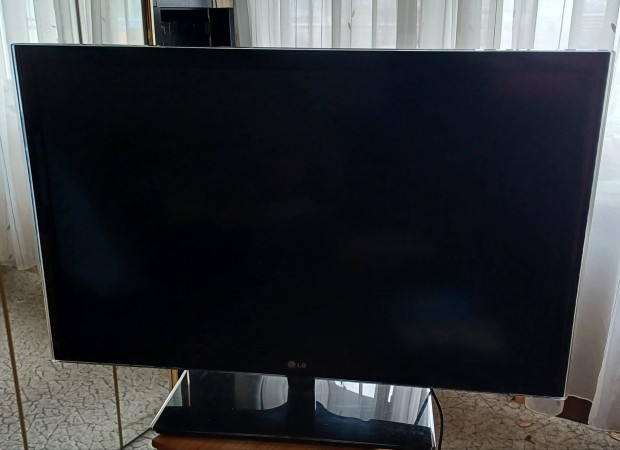 LG LCD TV 106 cm