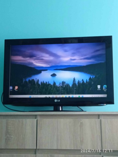 LG LCD TV 32" (81 cm)