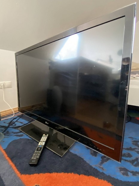 LG LCD smart tv 47" (120 cm)