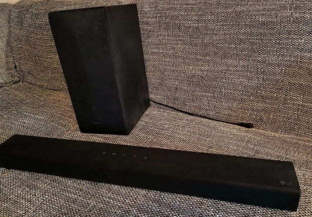 LG S40Q 2.1 csatornás hangprojektor (300W)