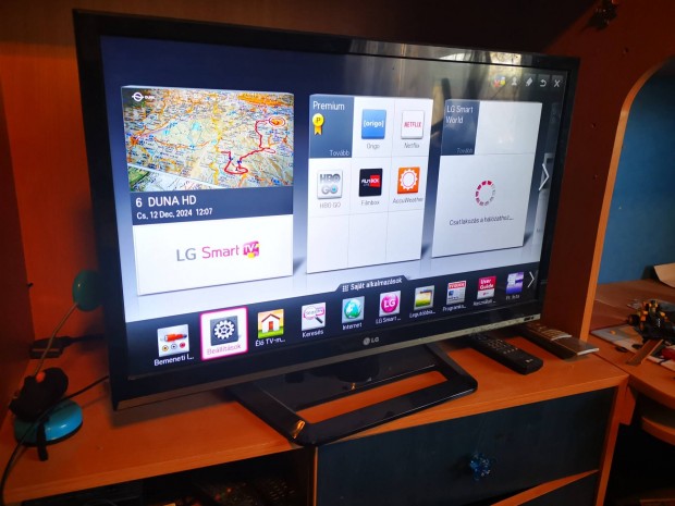 LG TV 32LS570S