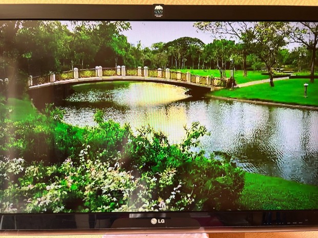 LG TV 90CM (Falra is fel lehet szerelni)