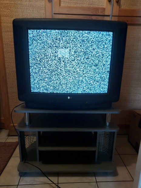 LG TV és állvány együtt működik