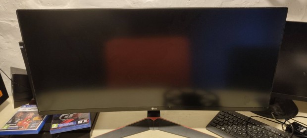 LG Ultrawide 34UC79G-B Gamer Monitor 144 Hz 21:9 1ms