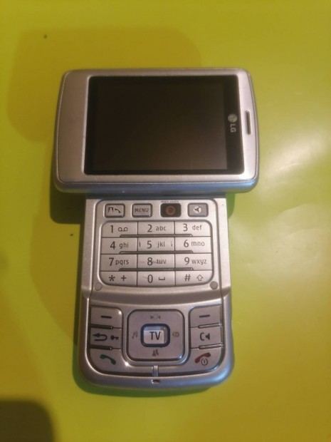 LG  U  900  