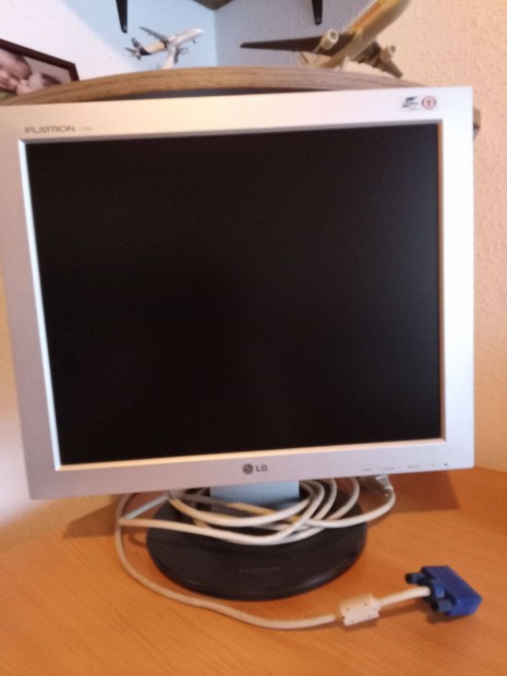 LG flatron L1730S monitor hibtlan llapotban elad