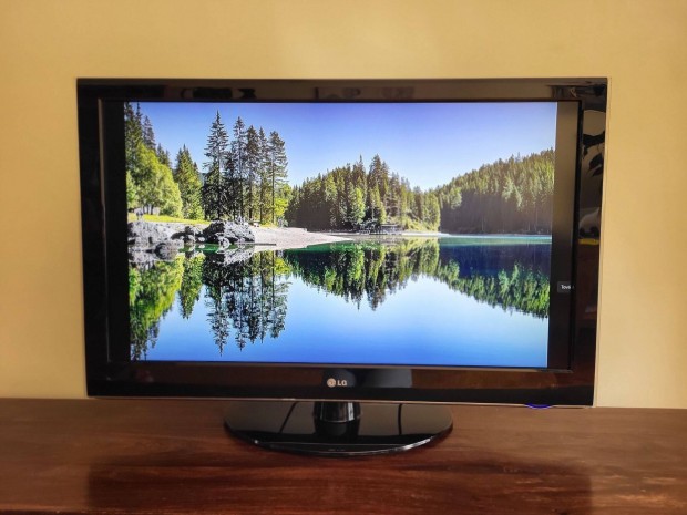 LG full HD LCD televzi 106cm