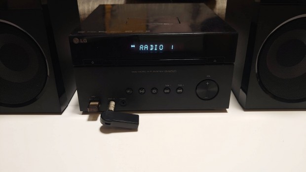 LG márkájú DVD-s mini hifi, USB, Bluetooth.
