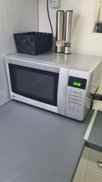 LG mikrohullm st
