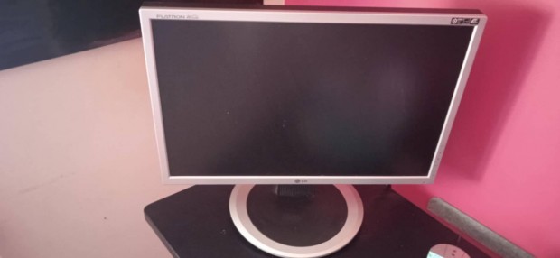LG monitor eladó