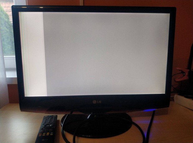 LG monitor alkatrsznek elad - M2262D