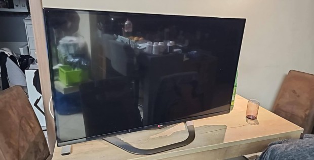 LG okostv 106 cm