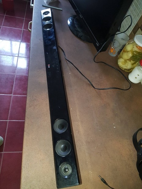 LG sound bar NB2430A bluetooth hangszr 40 watt