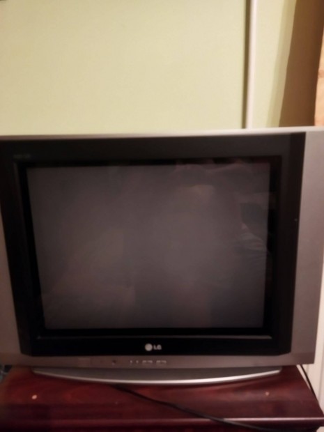 LG tv ( nem lapos)