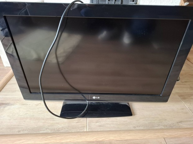 LG tv lcd 82cm 