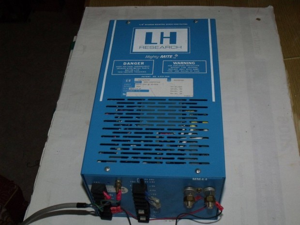 LH Research MM44 tpegysg, labortp: 170A. 2x(12V; 5V)