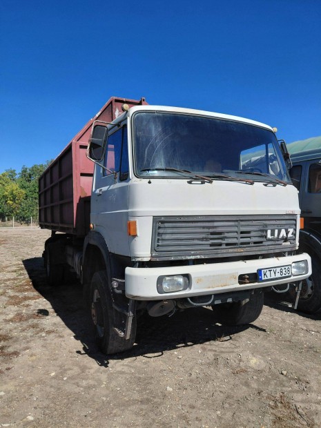 LIAZ 151.280 4WD billen plats teheraut