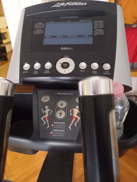 LIFE Fitness X5 elliptikus trner Elad