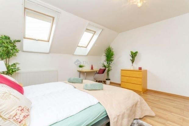 LIFTES h�zban 4 szob�s DUPLEX LAK�S TERASSZAL