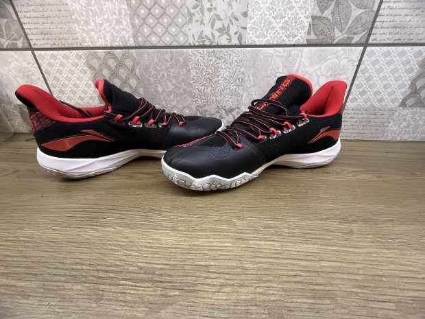 LI-Ning Badmington edz cip elad j 26cm 41-es