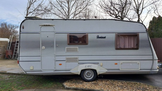 LMC fullos lak�kocsi 4 szem. ig�nyes �llapotban!