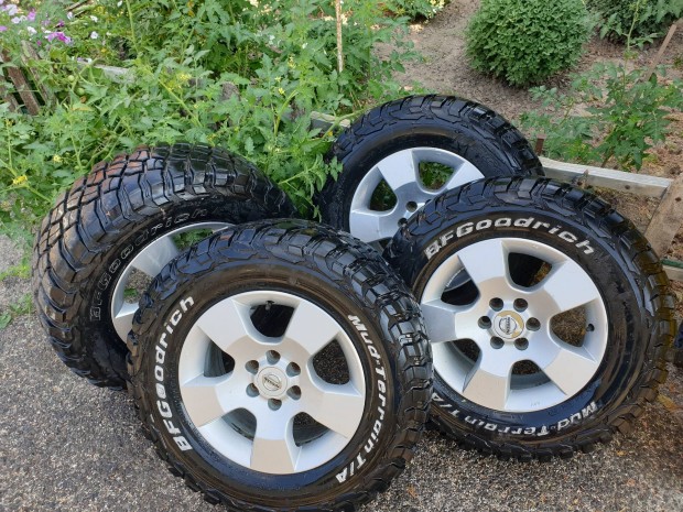 LT 235/70R16 gumik +alufelni garnitúra